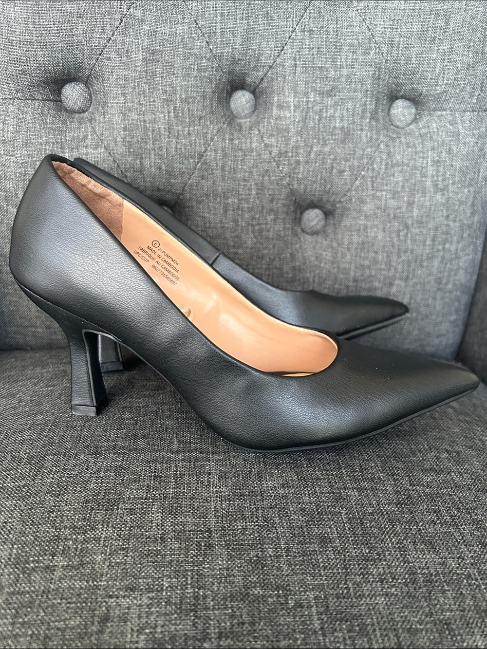 Time Thru Classic Black Pointed-Toe Pumps - worn once inside house size 6